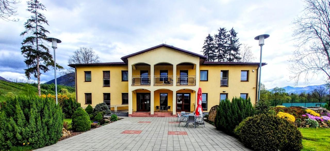 Wellness Villa Liptov 利托福卡西尼克 外观 照片