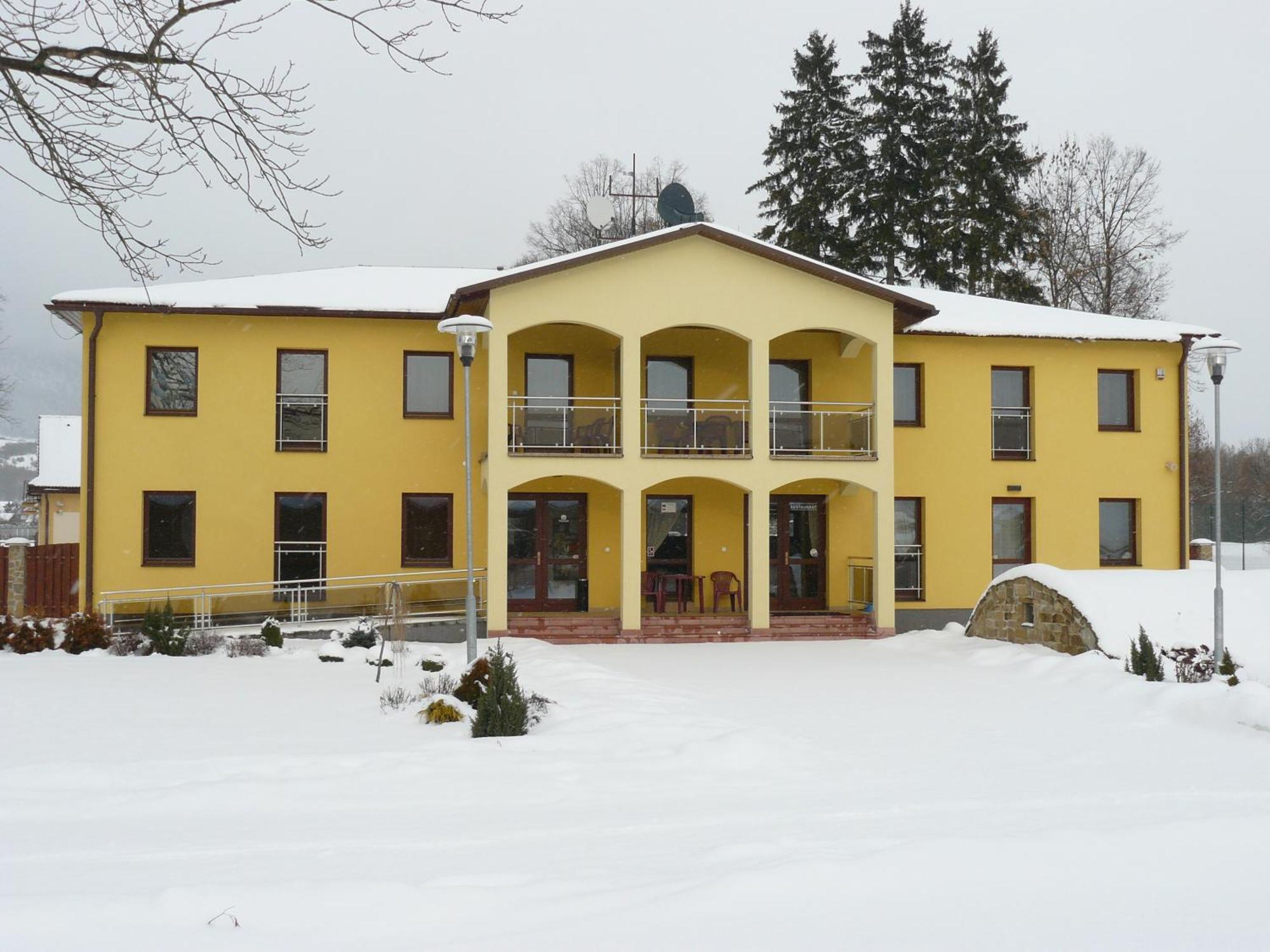 Wellness Villa Liptov 利托福卡西尼克 外观 照片